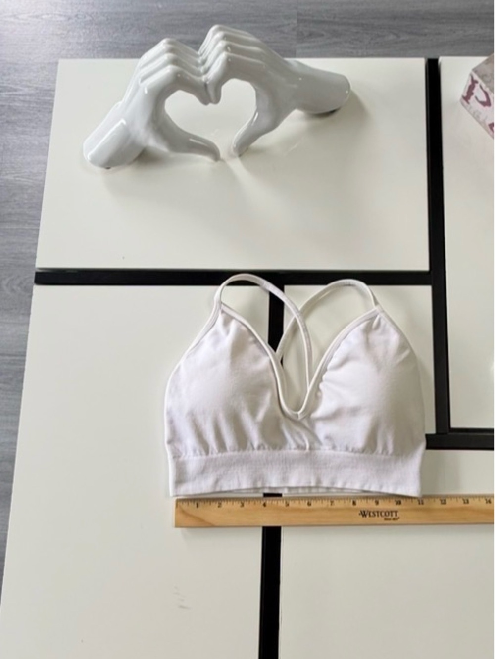 Buffbunny Collection White Seamless Ribbed Sports Bra - Size Medium - Picture 2 of 7